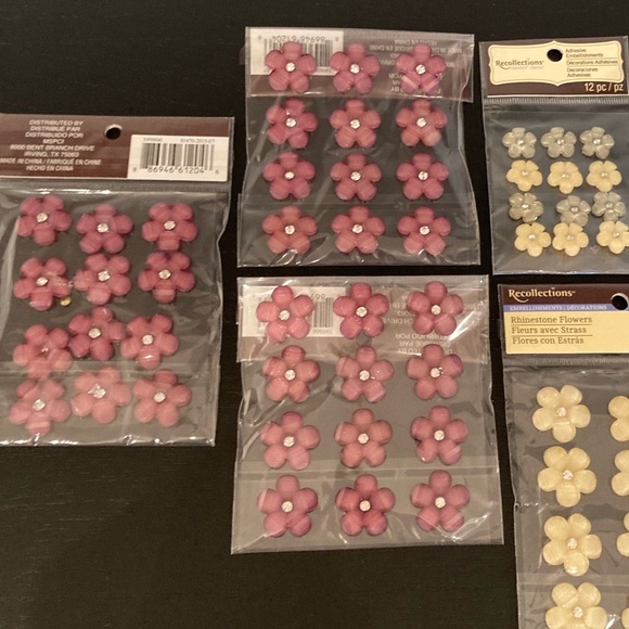 🔸NWT🔸Bundle of Rhinestone Flowers Embellishments by Recollections - Picture 3 of 13